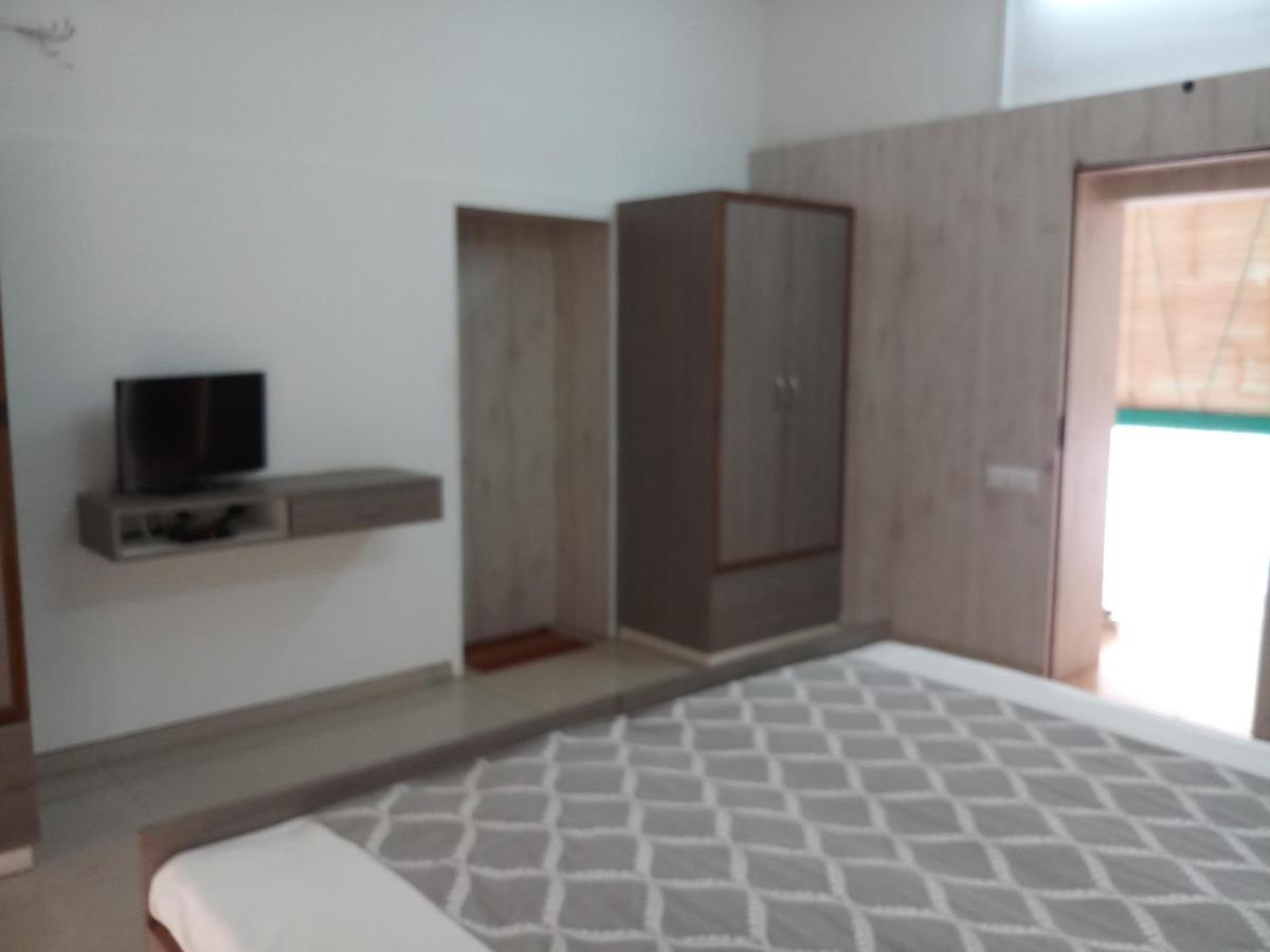 Srinekatan Heritage Villa Homestay Ahmedabad Bagian luar foto